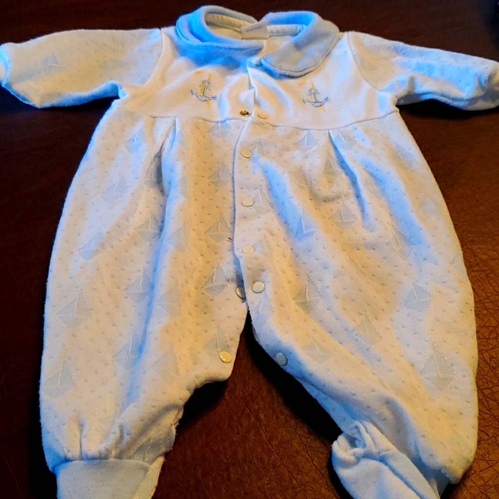 3M footed one piece